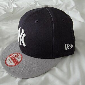 Brand New - Men's Snapback New York Yankee Hat